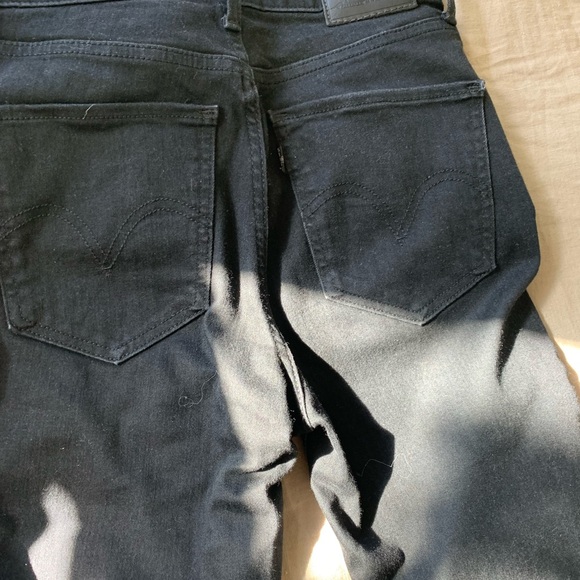 Mile-high black Levi’s skinny jeans - Picture 9 of 9